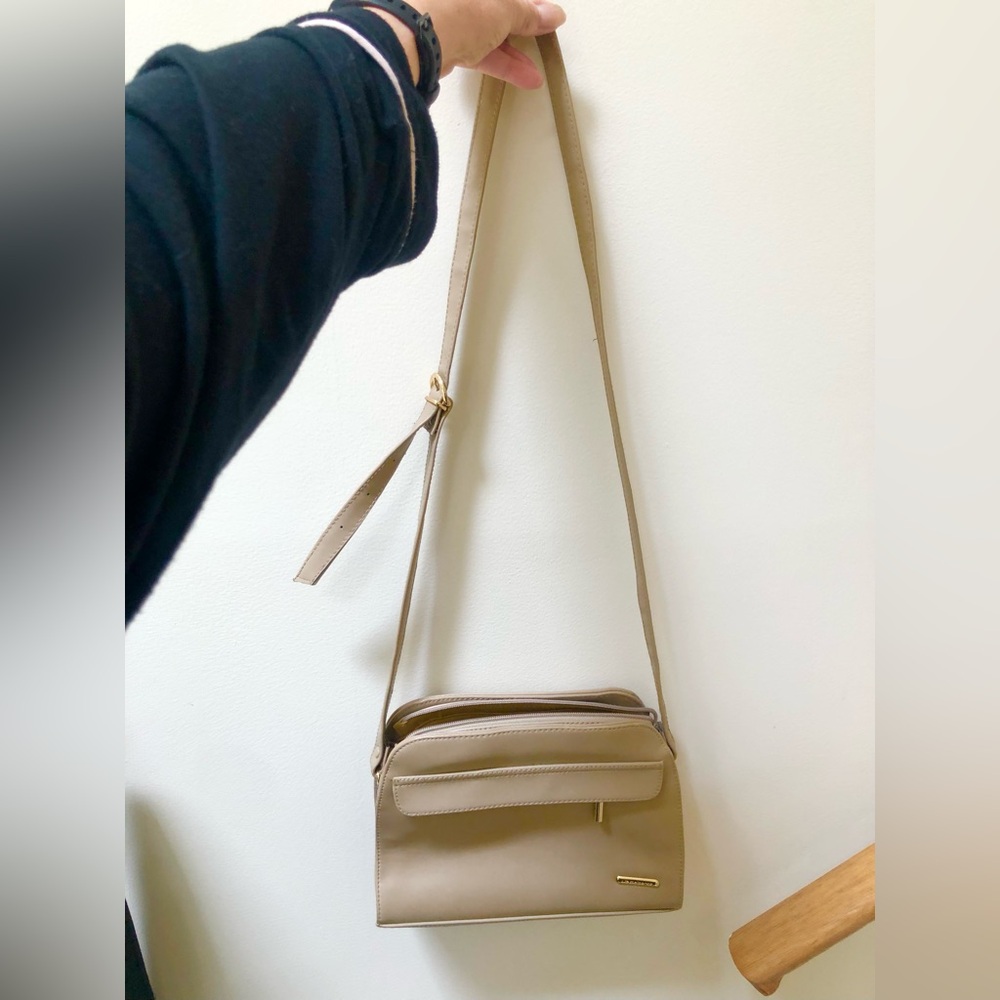 Liz Claiborne Beige Crossbody Purse, 3 zippered pouches, zipper closure